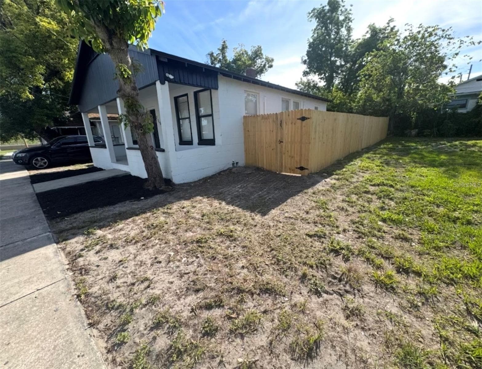 Single Family Residence at 715 JERNIGAN AVE, ORLANDO, photo 3 of 10