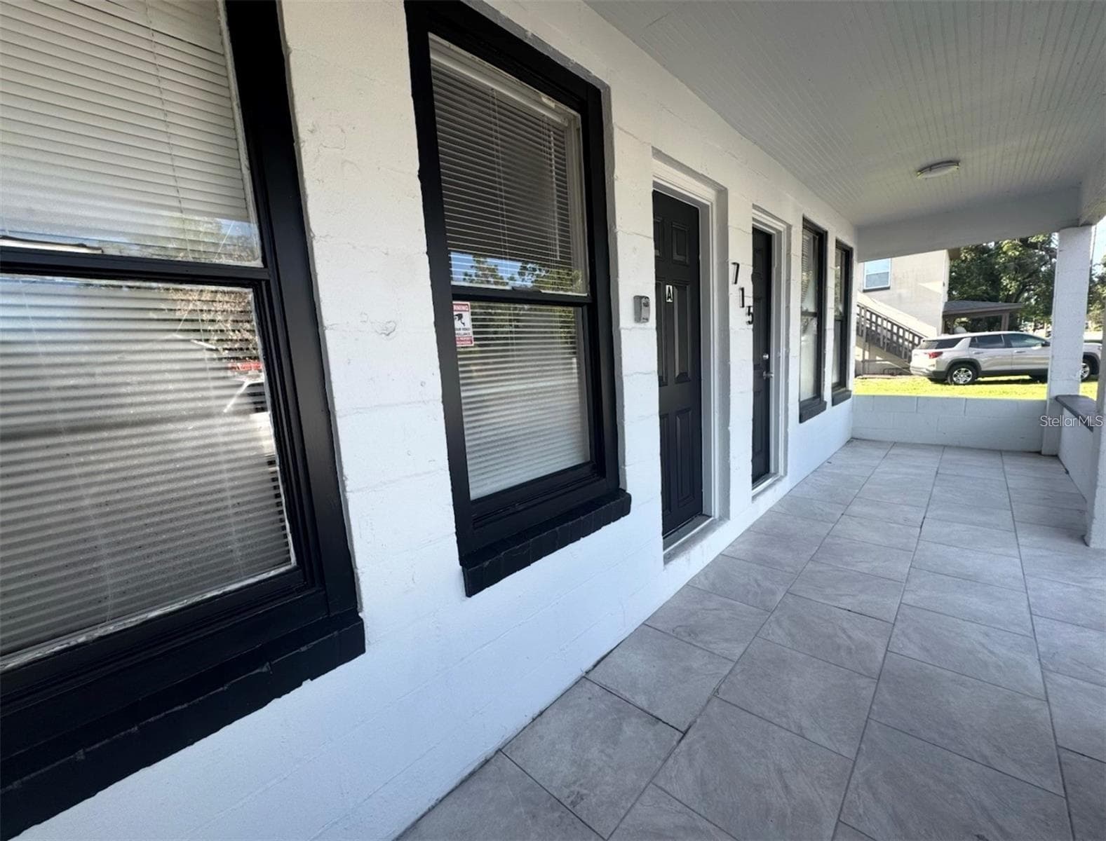 Single Family Residence at 715 JERNIGAN AVE, ORLANDO, photo 4 of 10