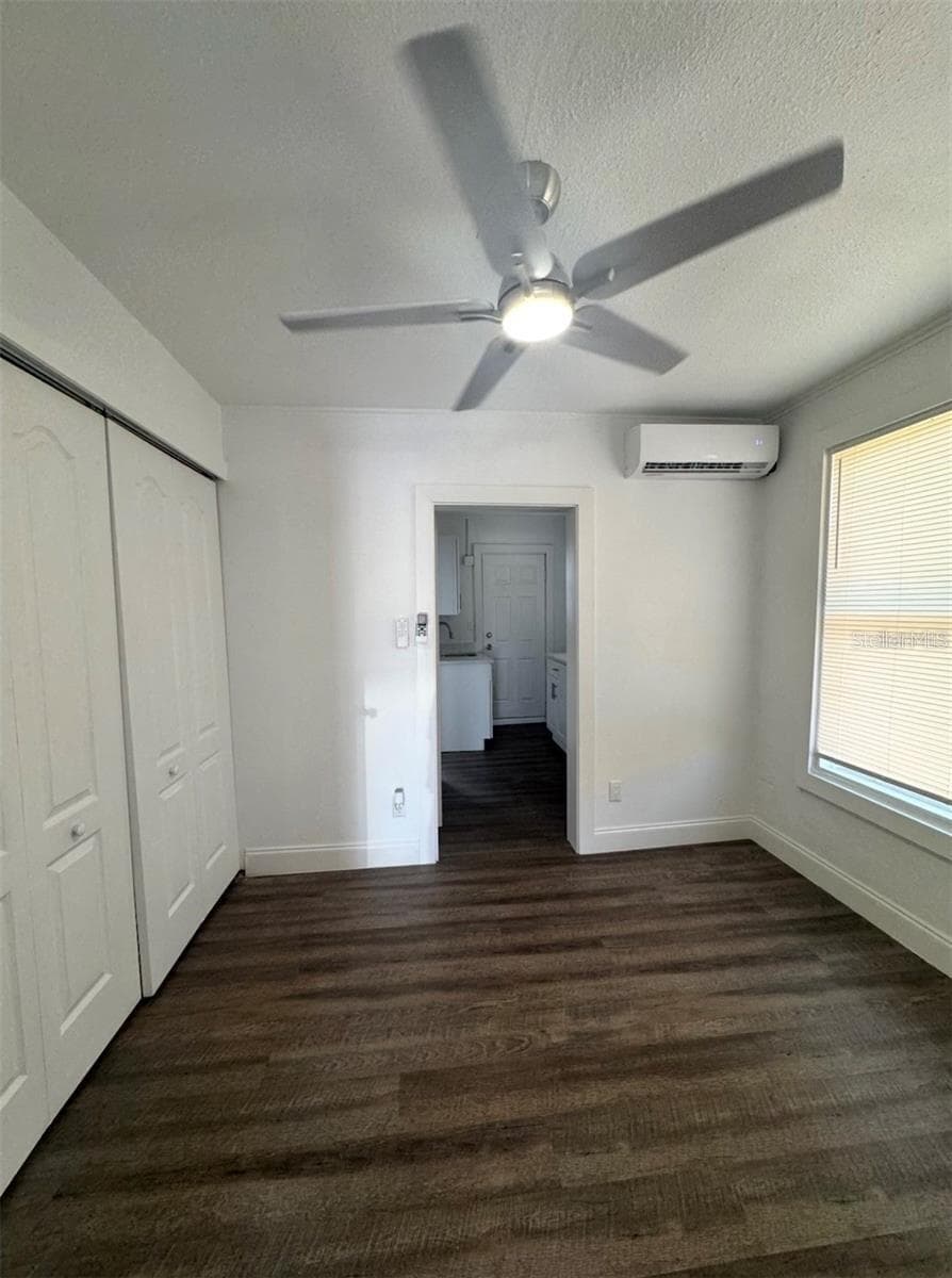 Single Family Residence at 715 JERNIGAN AVE, ORLANDO, photo 7 of 10