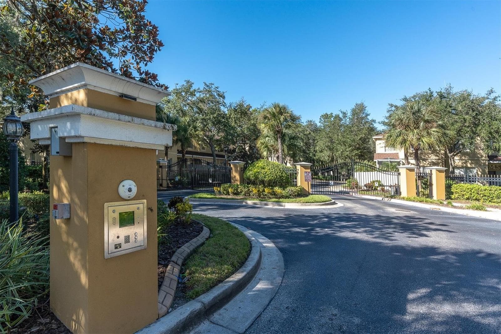 Townhouse at 10608 SHADY FALLS CT, RIVERVIEW, photo 5 of 38