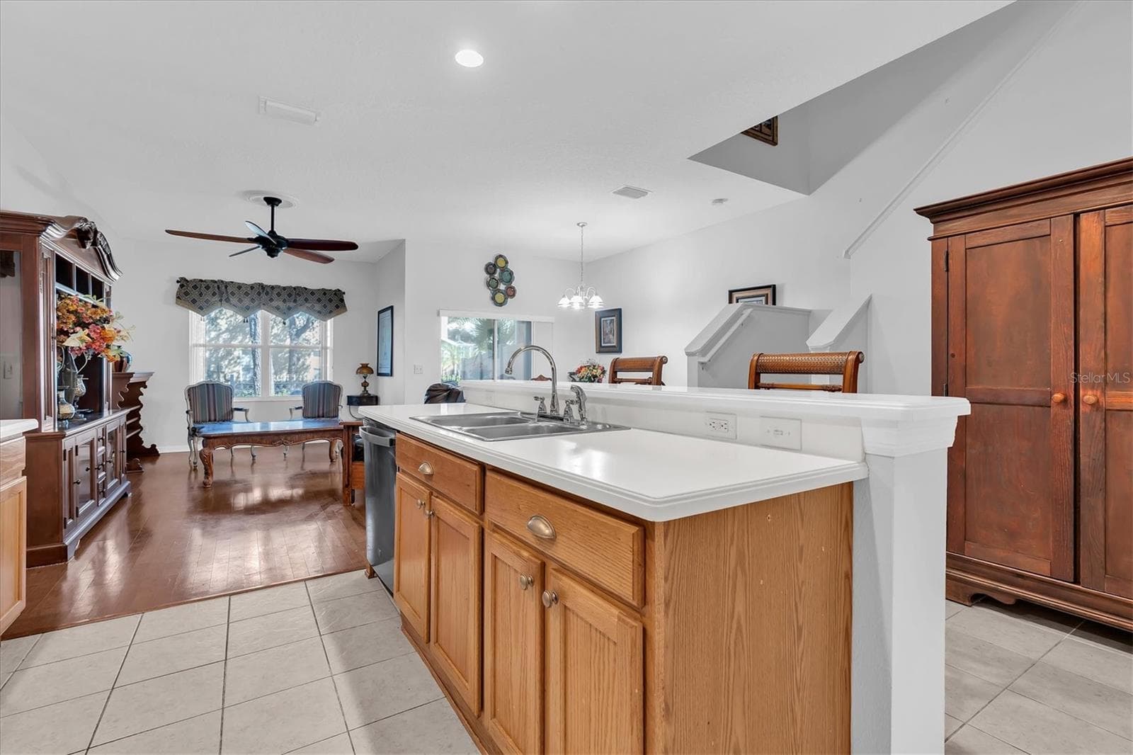 Townhouse at 10608 SHADY FALLS CT, RIVERVIEW, photo 10 of 38