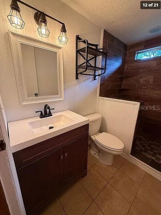 Bath with Walk-In Shower - 37740 DEERWOODS DR, EUSTIS