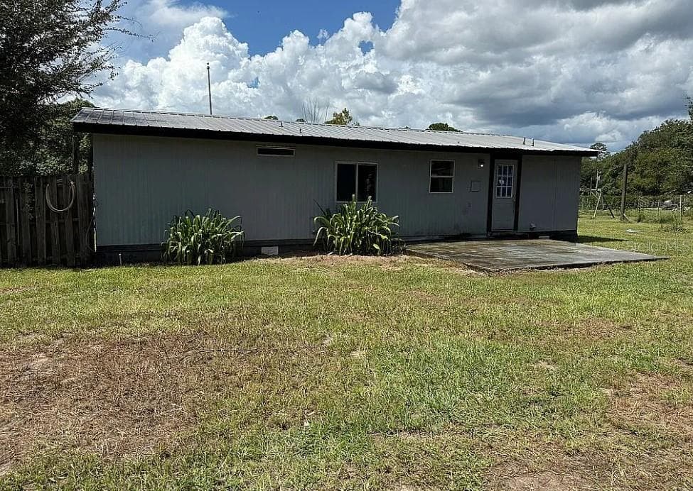 Back of home - 37740 DEERWOODS DR, EUSTIS