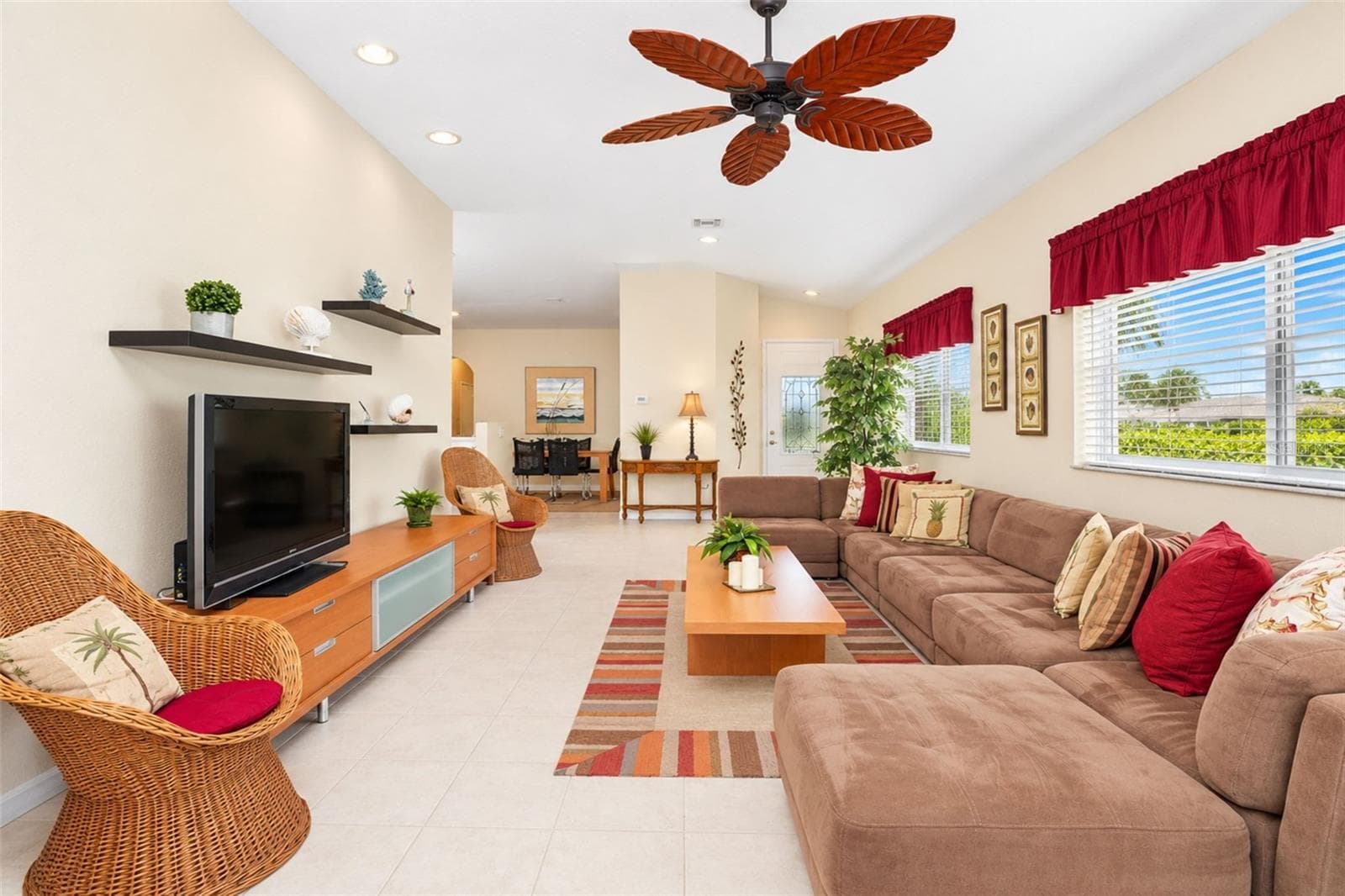 Living Room - 420 LEHALIS DR, ENGLEWOOD