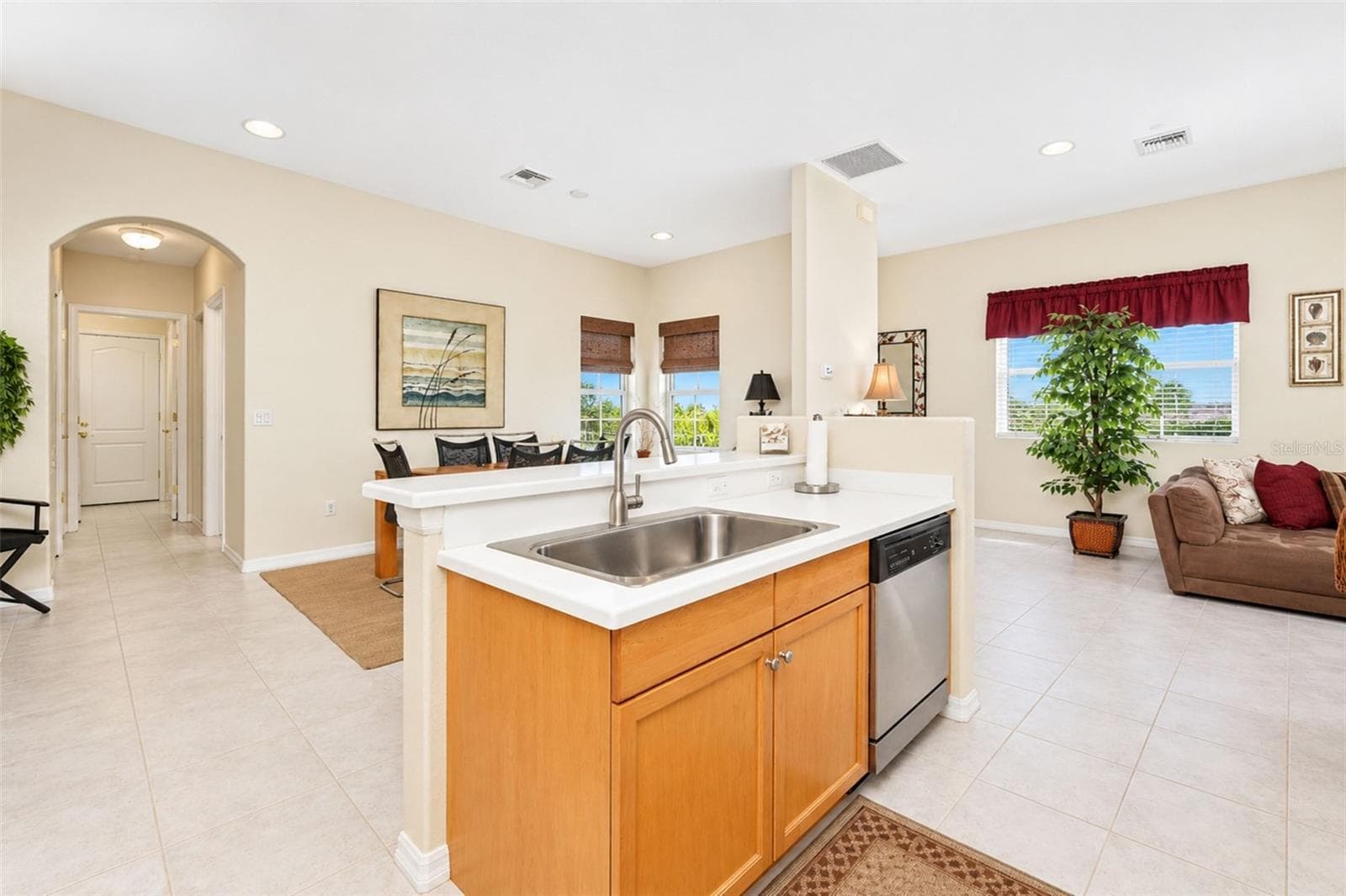 Kitchen - 420 LEHALIS DR, ENGLEWOOD