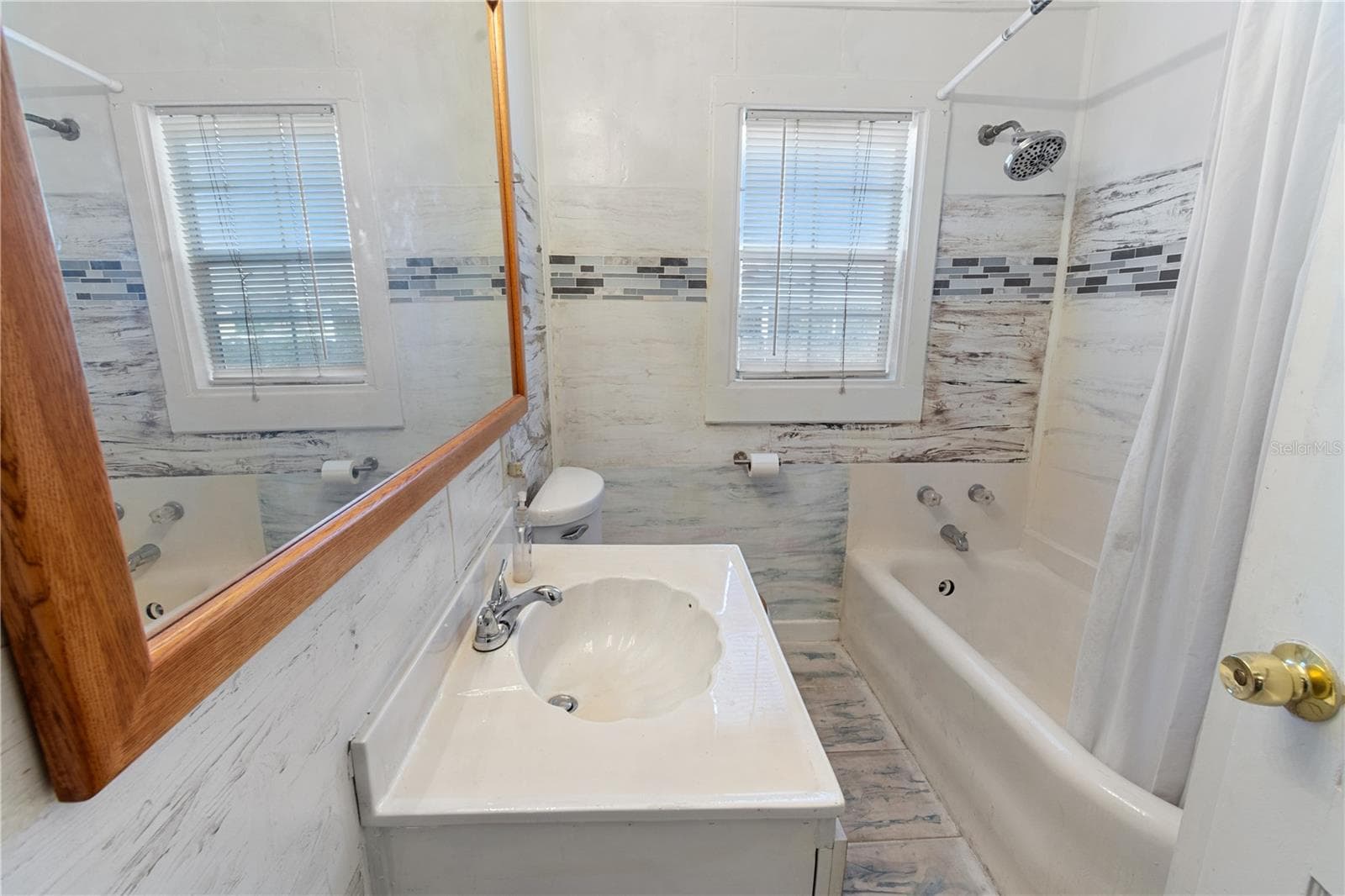 Downstairs Full Bathroom - 403 N WETMORE ST, LAKE WALES