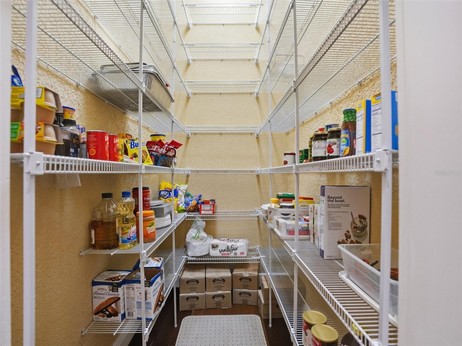 Large walk-in pantry! - 9313 HERNANDO RIDGE RD, WEEKI WACHEE