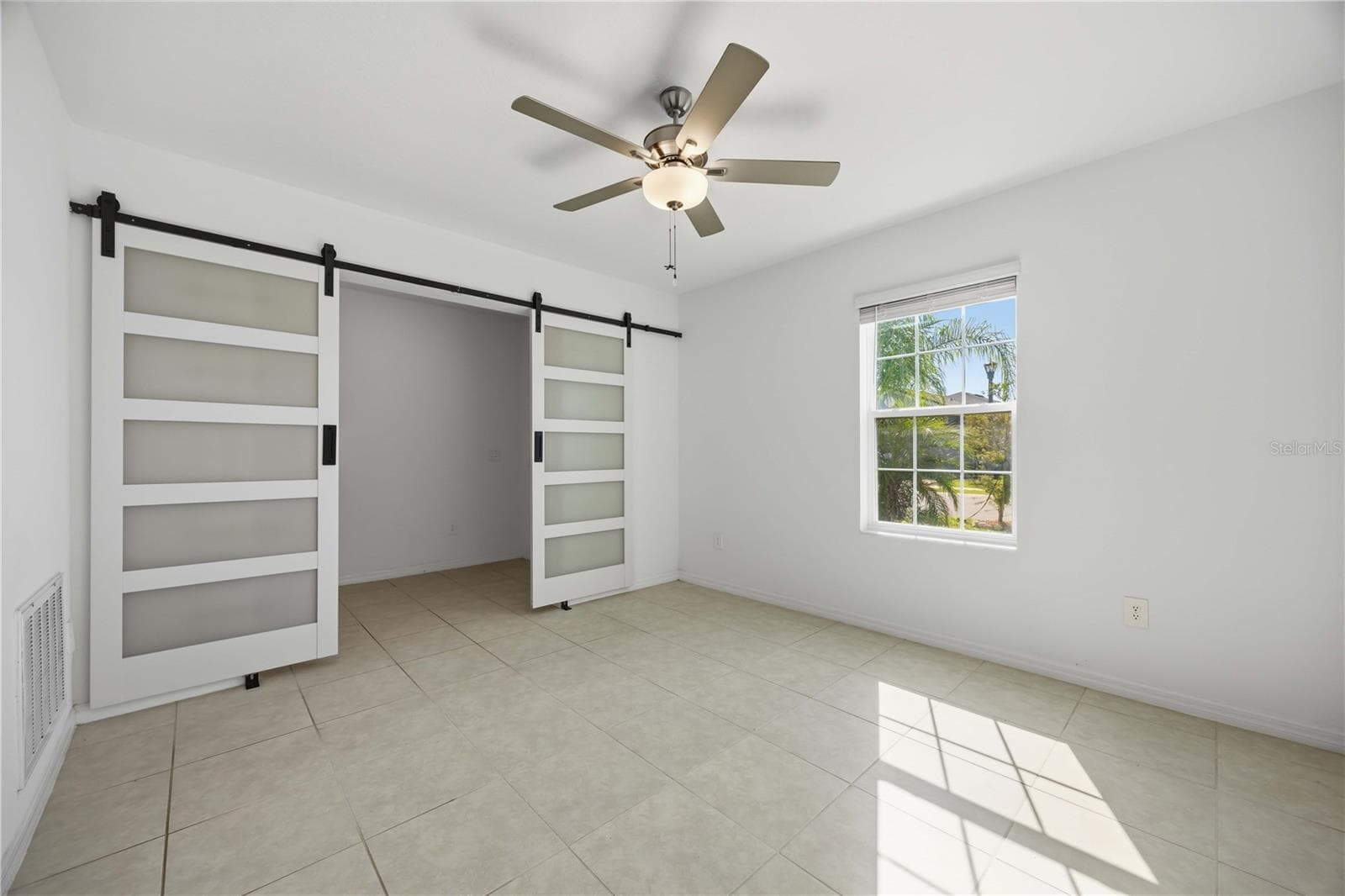 Single Family Residence at 1814 RED LOOP, LAKELAND, photo 31 of 45