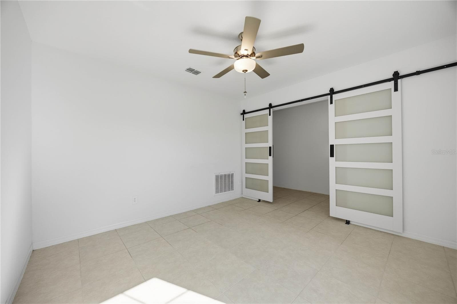 Single Family Residence at 1814 RED LOOP, LAKELAND, photo 32 of 45