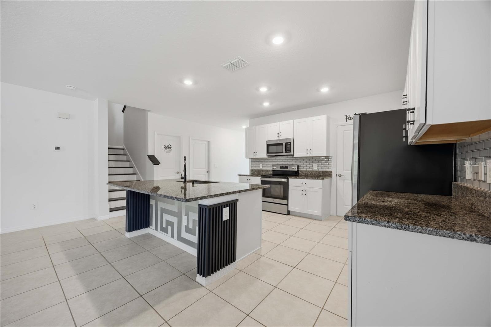 Single Family Residence at 1814 RED LOOP, LAKELAND, photo 34 of 45