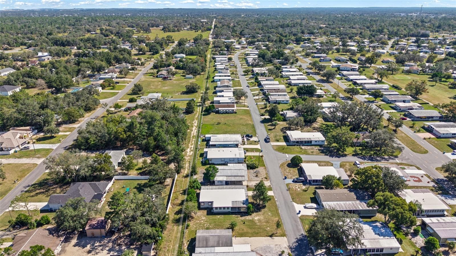 Manufactured Home at 12219 FAIRWAY AVE, BROOKSVILLE, photo 11 of 79