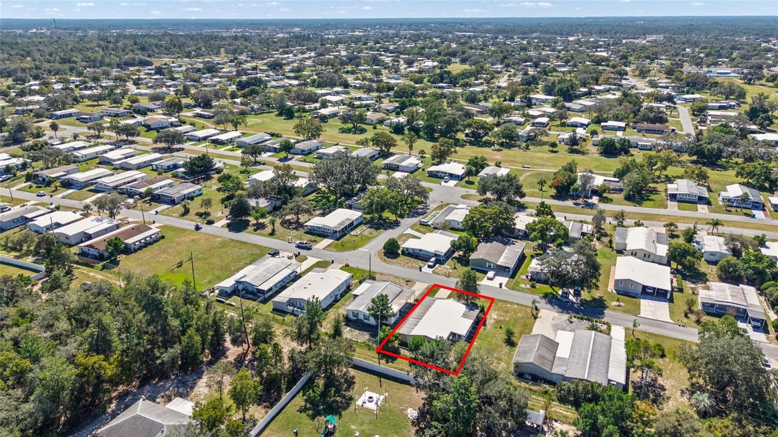 Manufactured Home at 12219 FAIRWAY AVE, BROOKSVILLE, photo 16 of 79