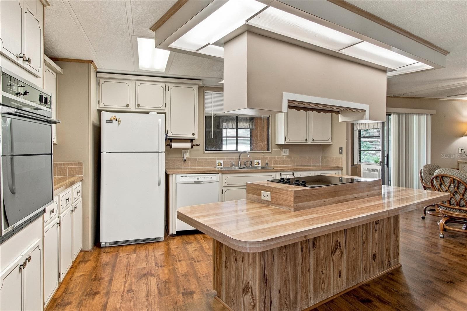 Manufactured Home at 12219 FAIRWAY AVE, BROOKSVILLE, photo 29 of 79