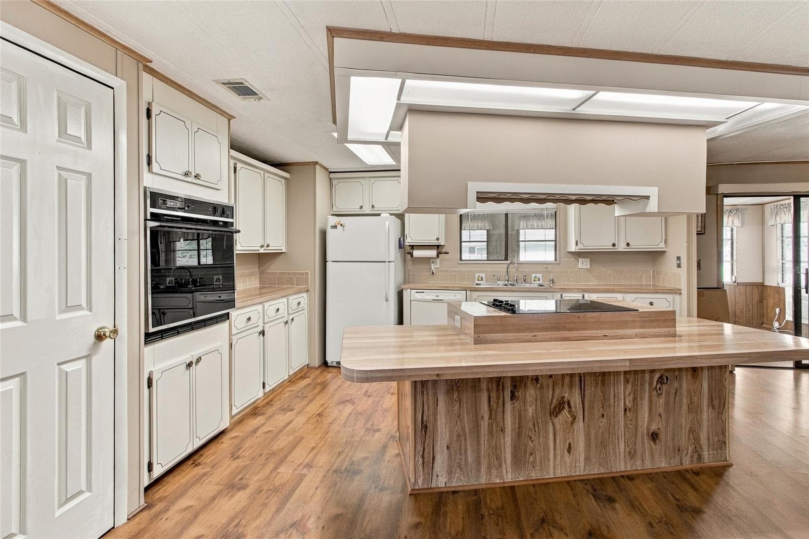 Manufactured Home at 12219 FAIRWAY AVE, BROOKSVILLE, photo 30 of 79
