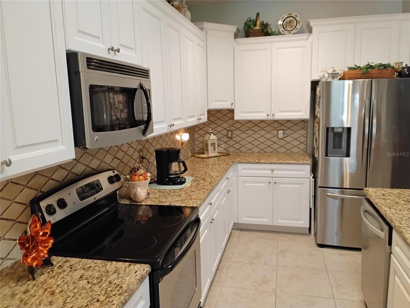 Single Family Residence at 3317 SALOMAN, CLERMONT, photo 2 of 19