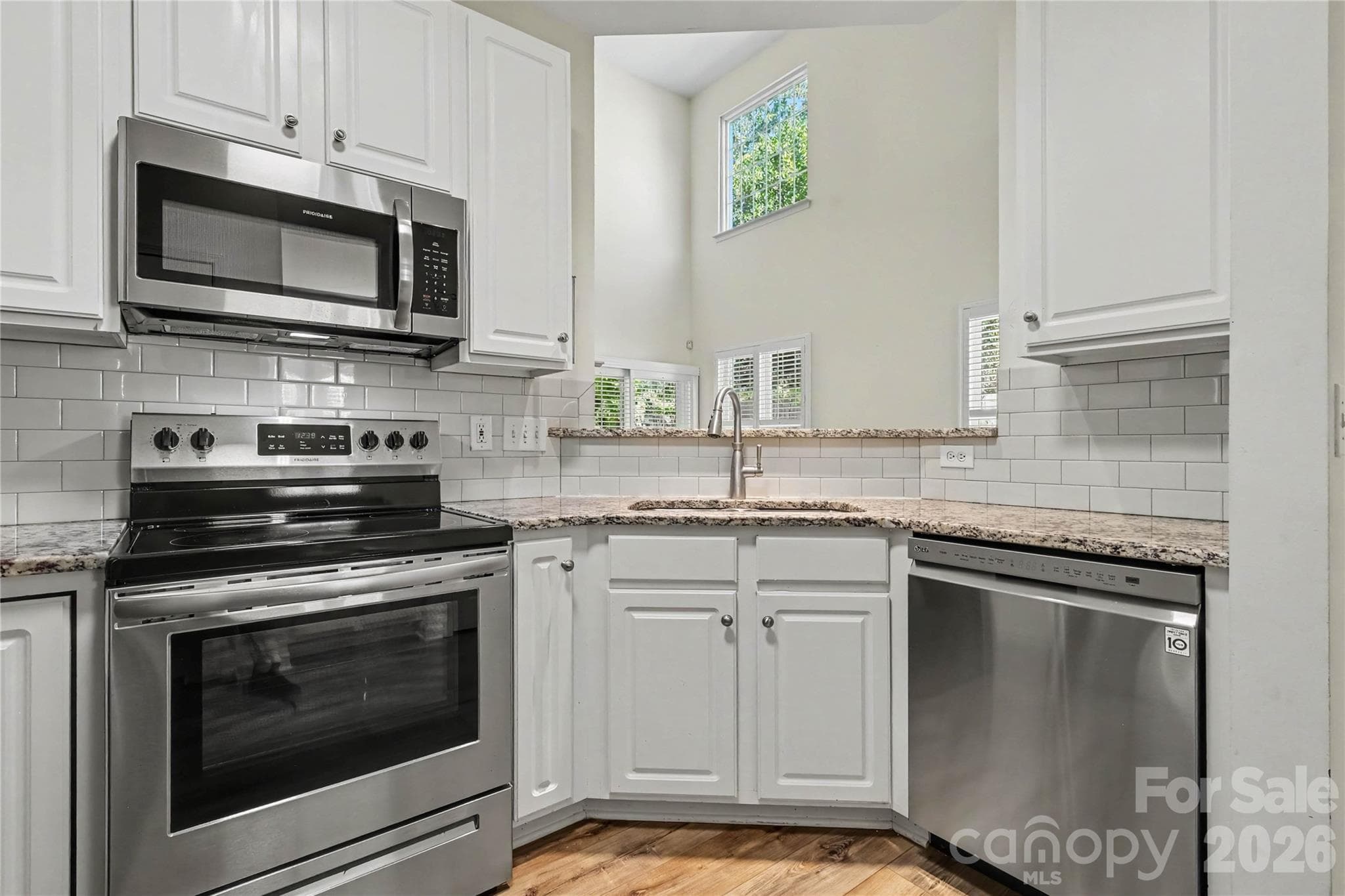 Single Family Residence at 2314 Mirage Place, Fort Mill, photo 11 of 34