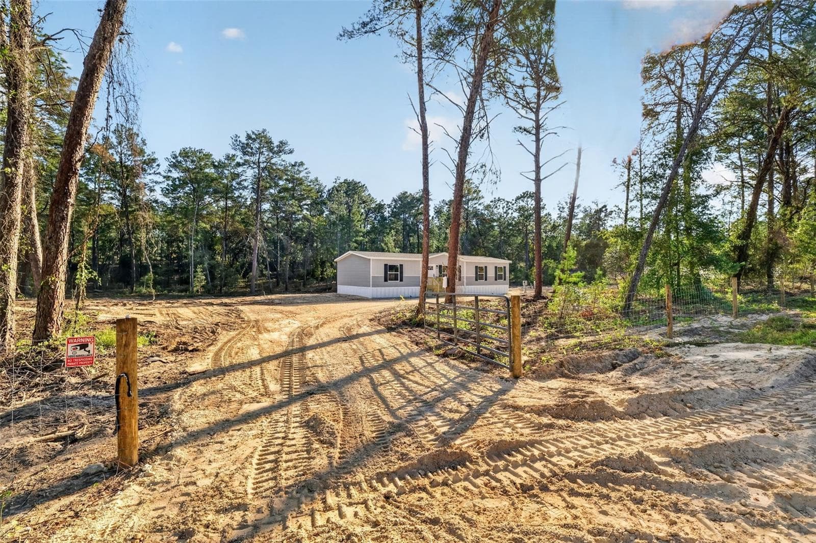 Manufactured Home at 14470 SE 8TH ST, WILLISTON, photo 2 of 28
