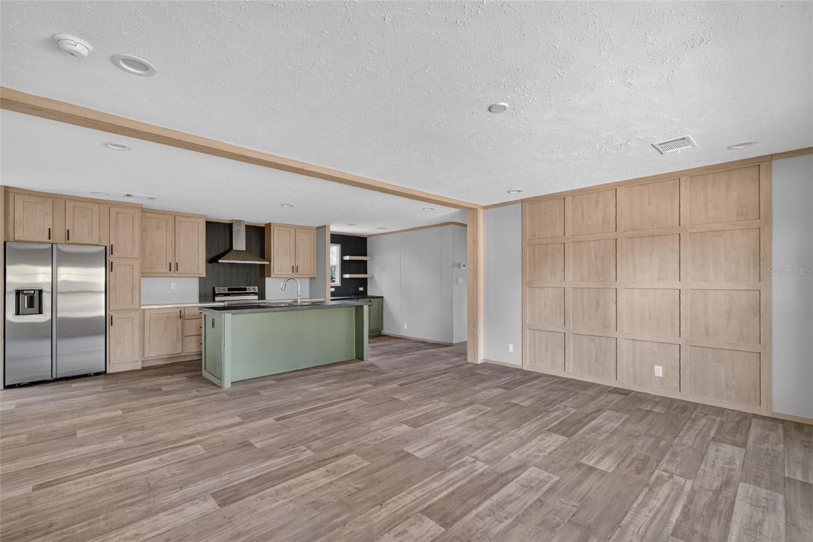 Manufactured Home at 14470 SE 8TH ST, WILLISTON, photo 7 of 28