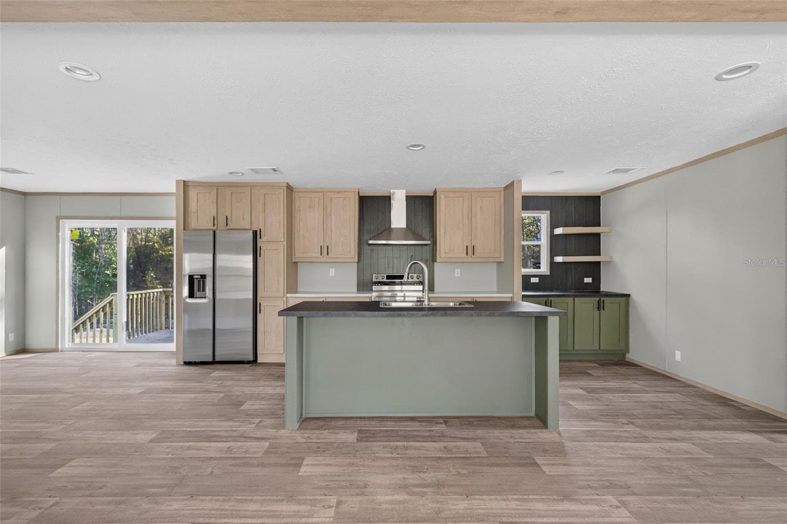 Manufactured Home at 14470 SE 8TH ST, WILLISTON, photo 10 of 28