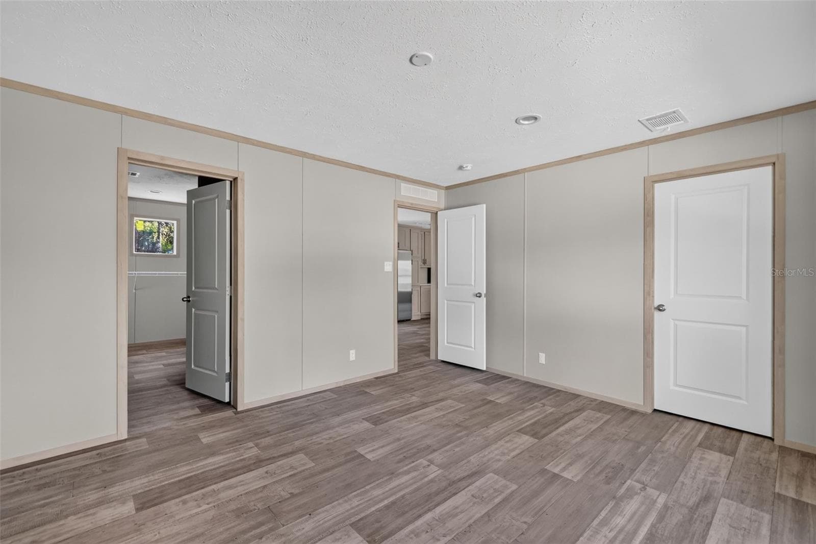 Manufactured Home at 14470 SE 8TH ST, WILLISTON, photo 20 of 28