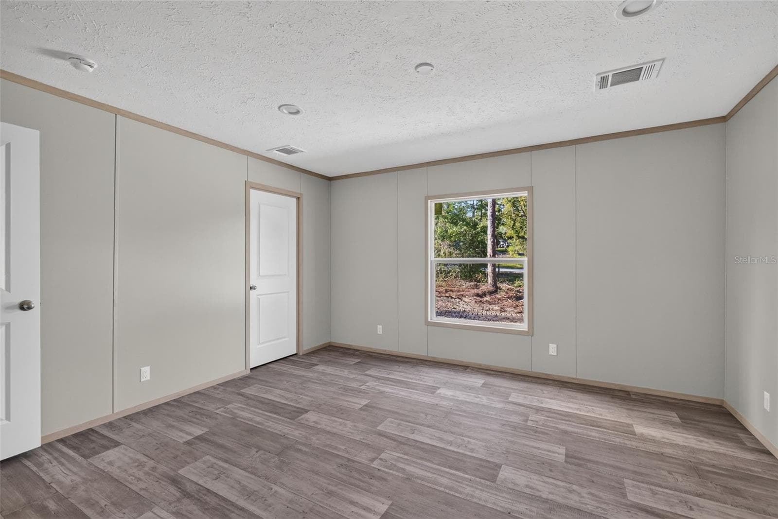 Manufactured Home at 14470 SE 8TH ST, WILLISTON, photo 24 of 28