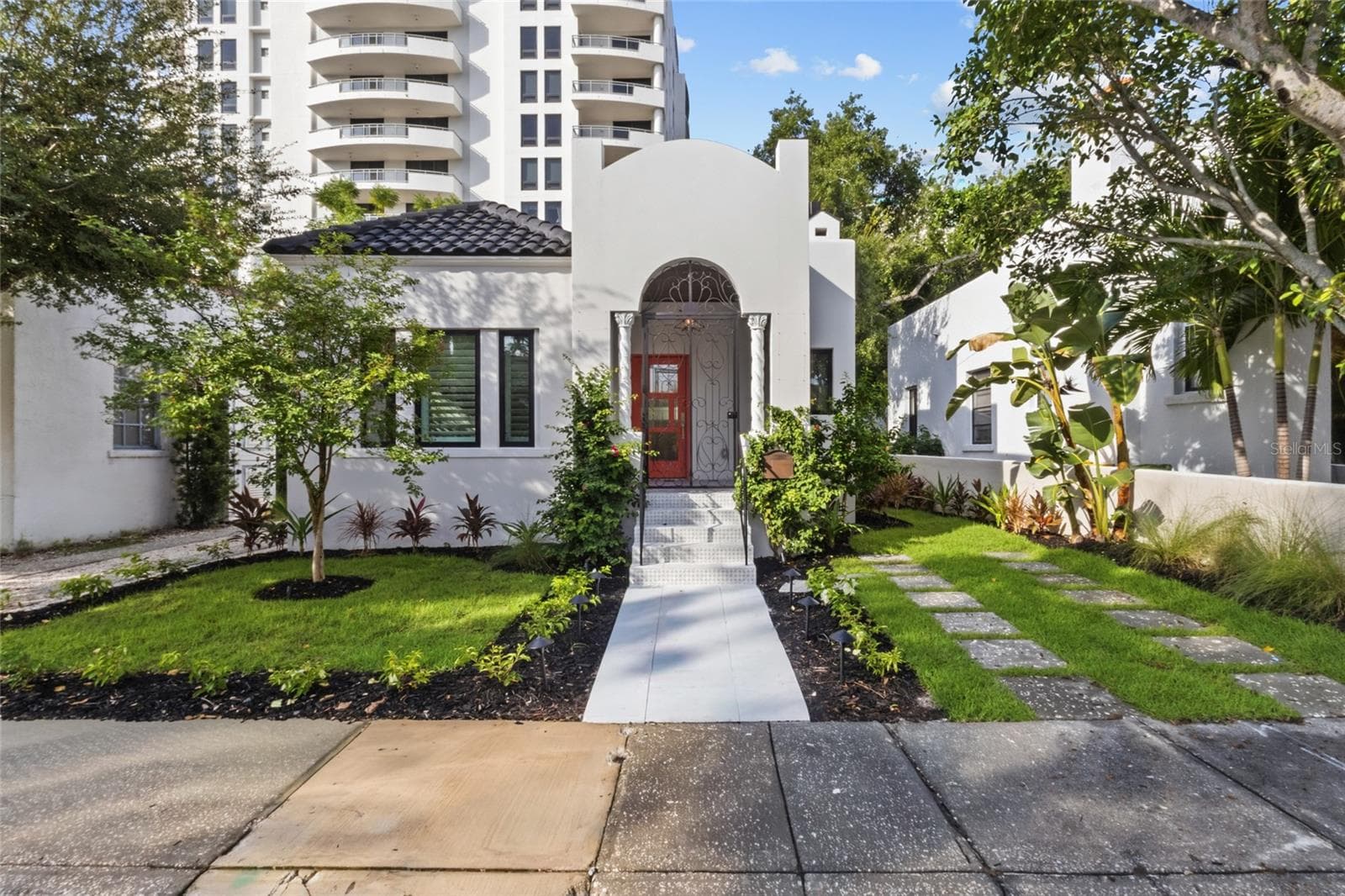Single Family Residence at 410 BURNS CT, SARASOTA, photo 3 of 47