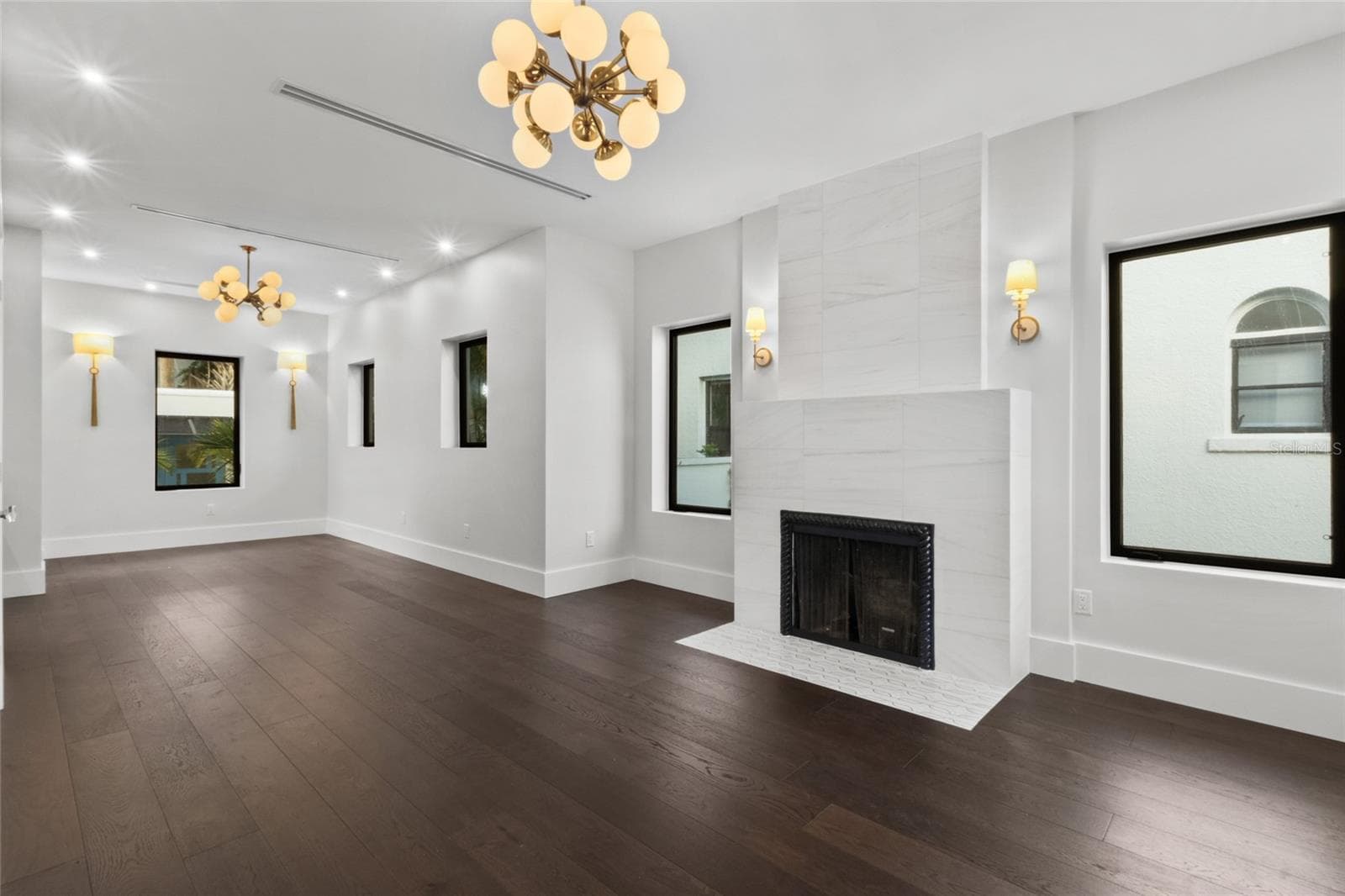 Single Family Residence at 410 BURNS CT, SARASOTA, photo 7 of 47