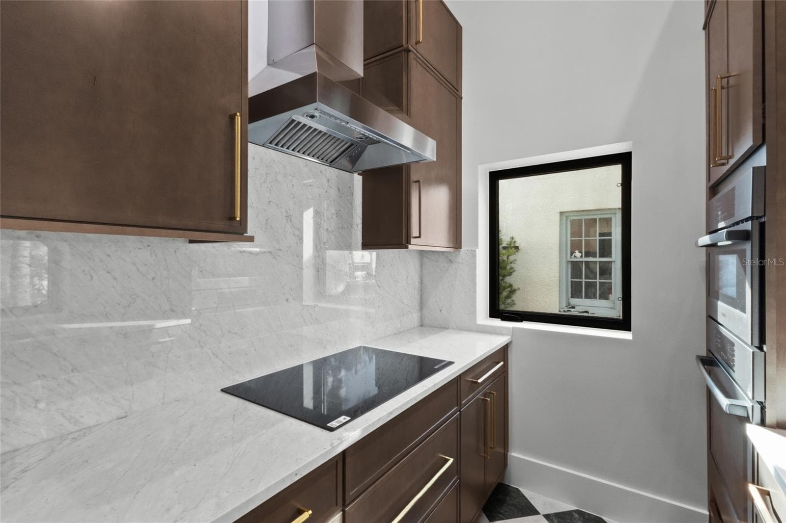 Single Family Residence at 410 BURNS CT, SARASOTA, photo 16 of 47