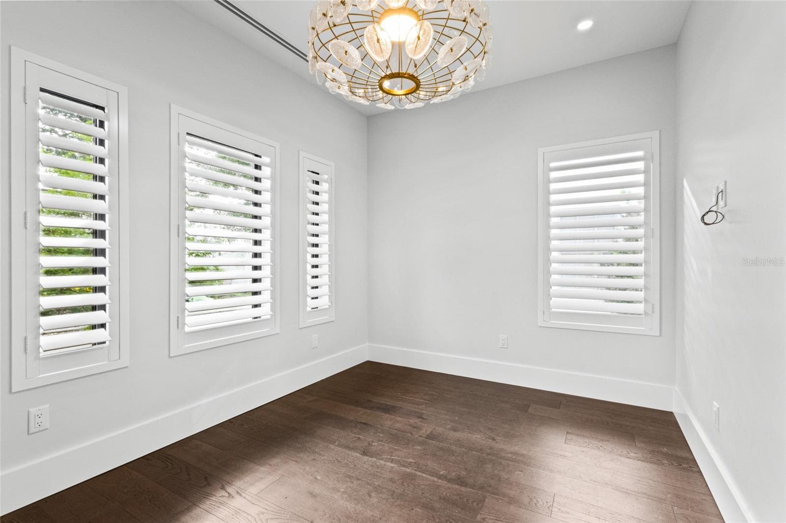 Single Family Residence at 410 BURNS CT, SARASOTA, photo 18 of 47