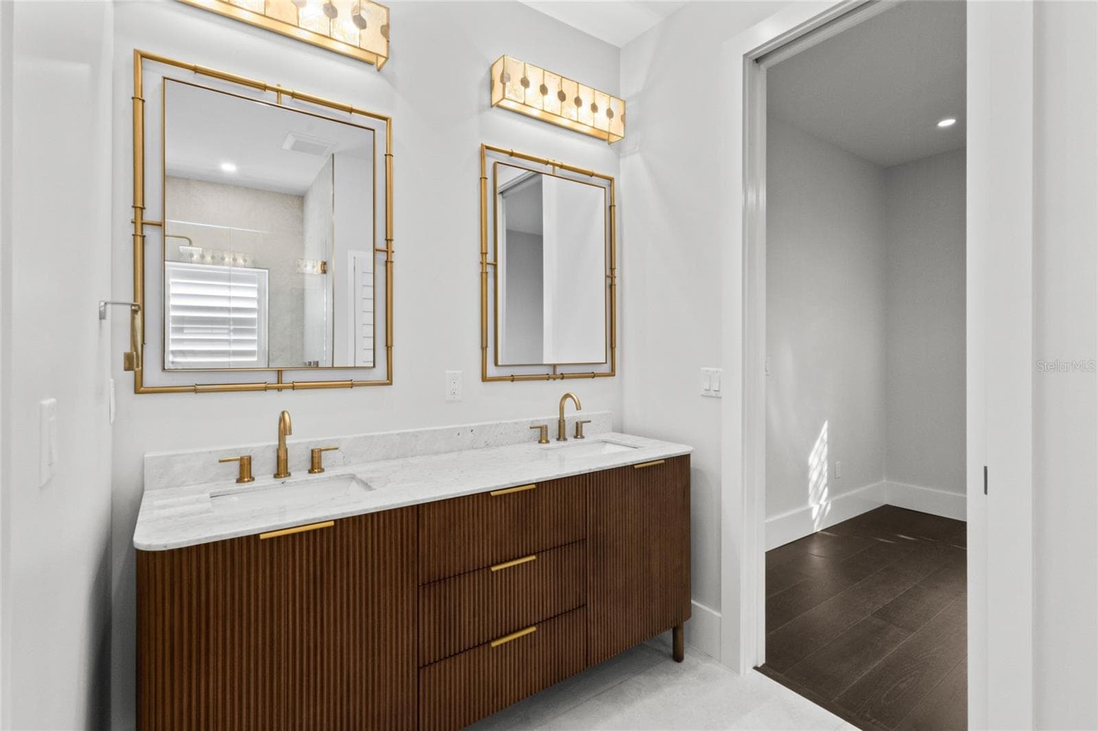 Single Family Residence at 410 BURNS CT, SARASOTA, photo 21 of 47