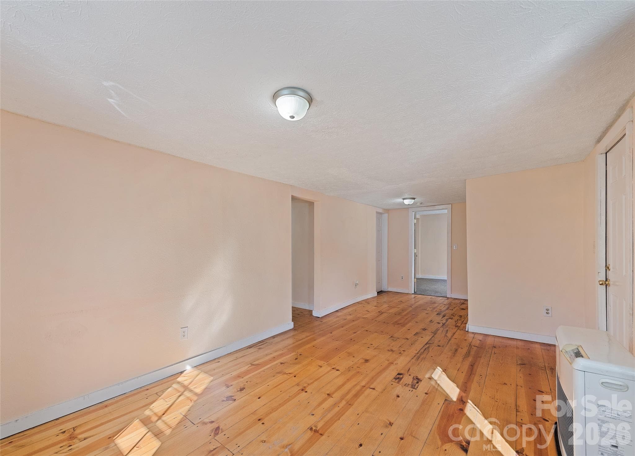 Large Living Room - 179 Jonathan Creek Road, Waynesville