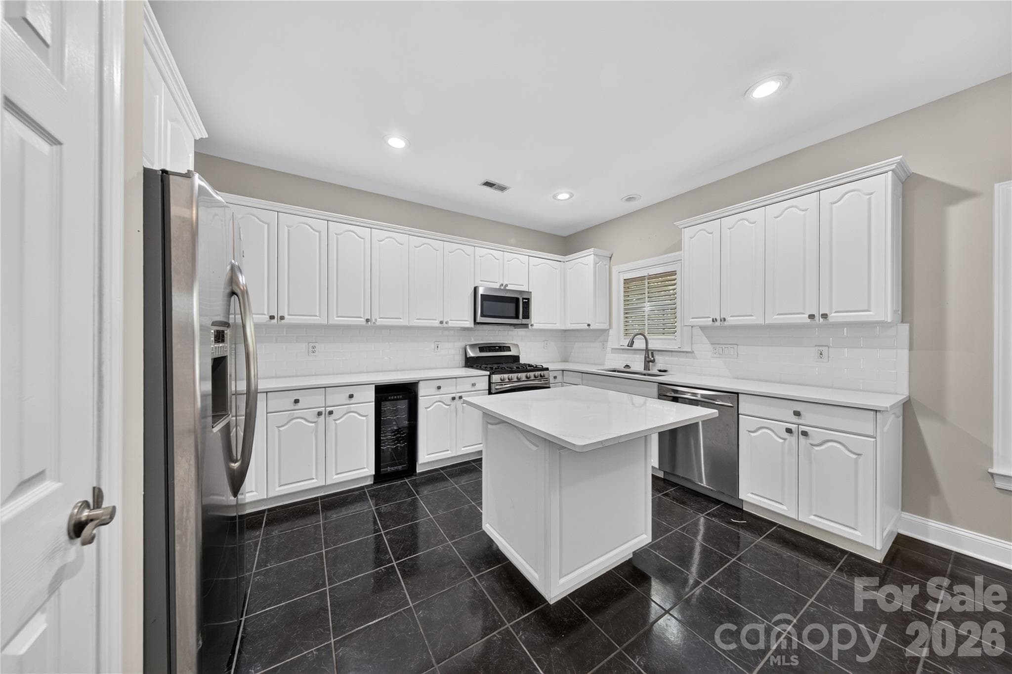 Townhouse at 9169 Bonnie Briar Circle, Charlotte, photo 13 of 31