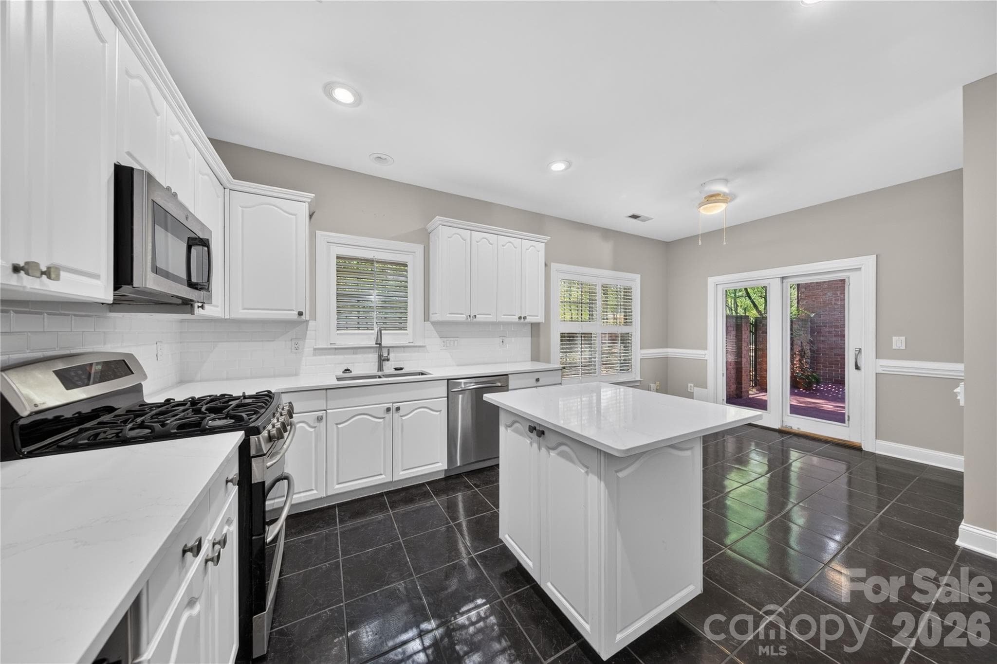 Townhouse at 9169 Bonnie Briar Circle, Charlotte, photo 15 of 31