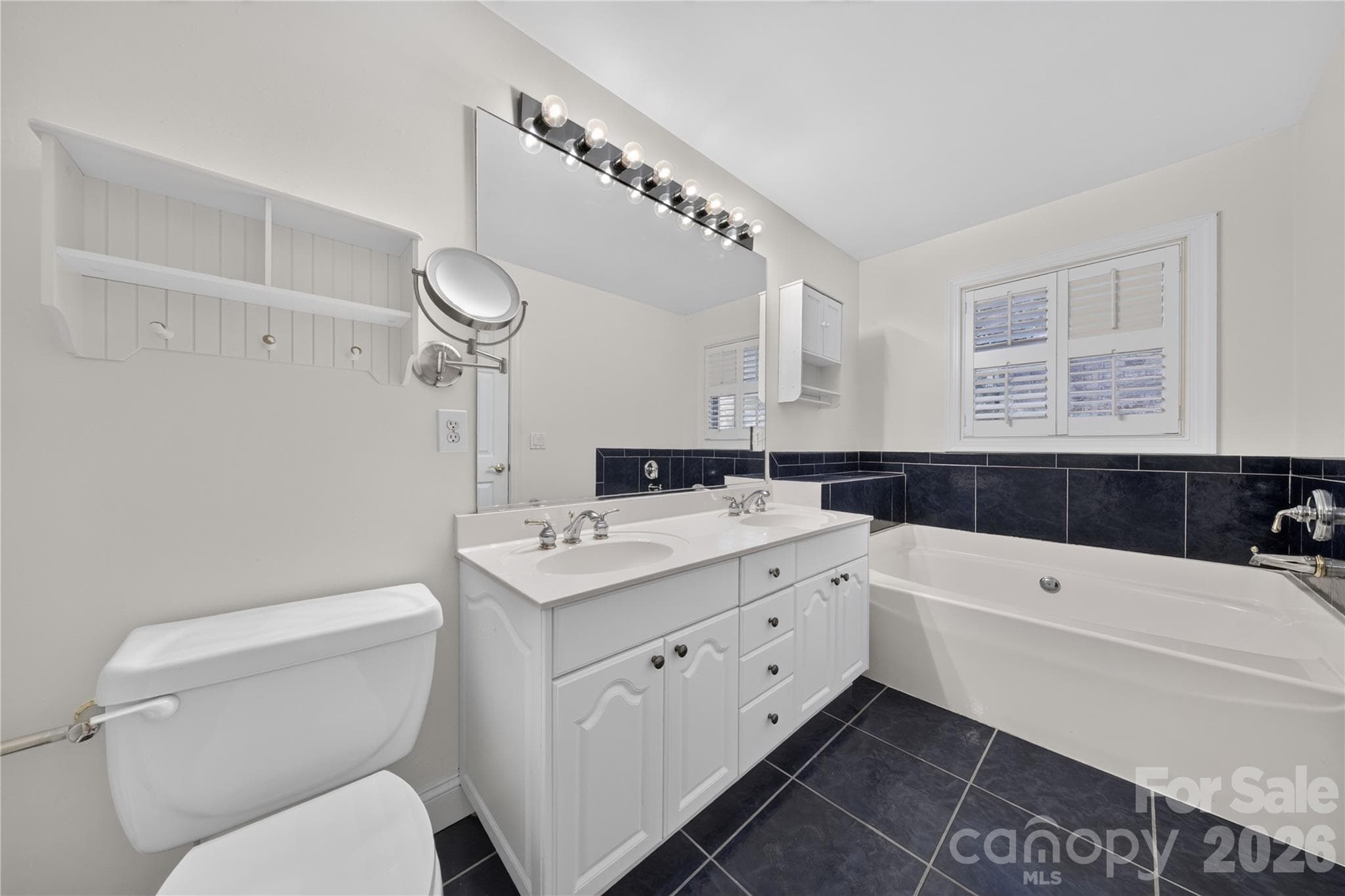 Townhouse at 9169 Bonnie Briar Circle, Charlotte, photo 20 of 31