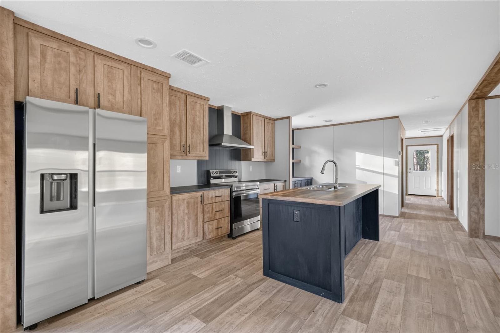 Manufactured Home at 170 NE 138TH AVE, WILLISTON, photo 15 of 29