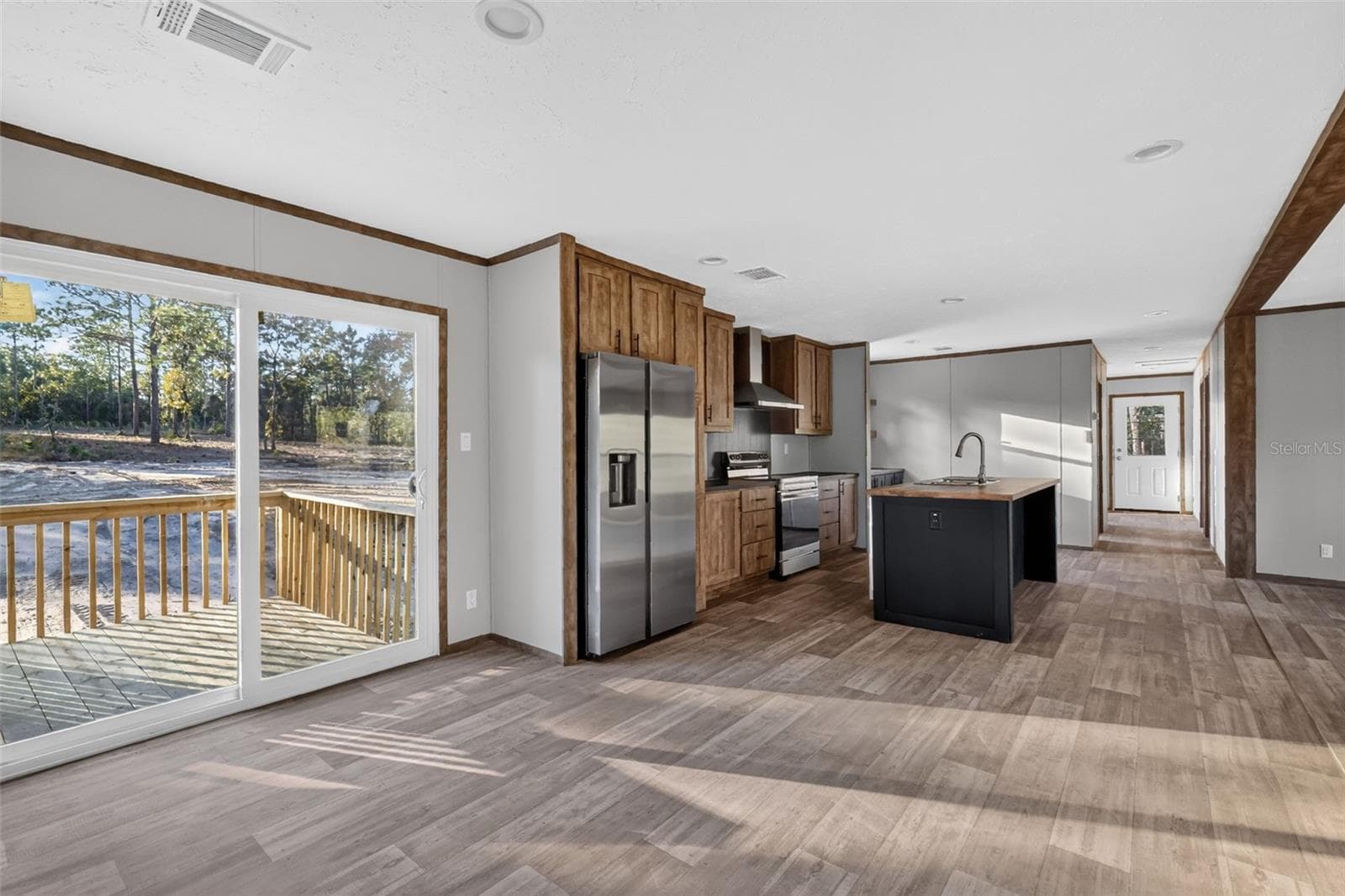 Manufactured Home at 170 NE 138TH AVE, WILLISTON, photo 17 of 29