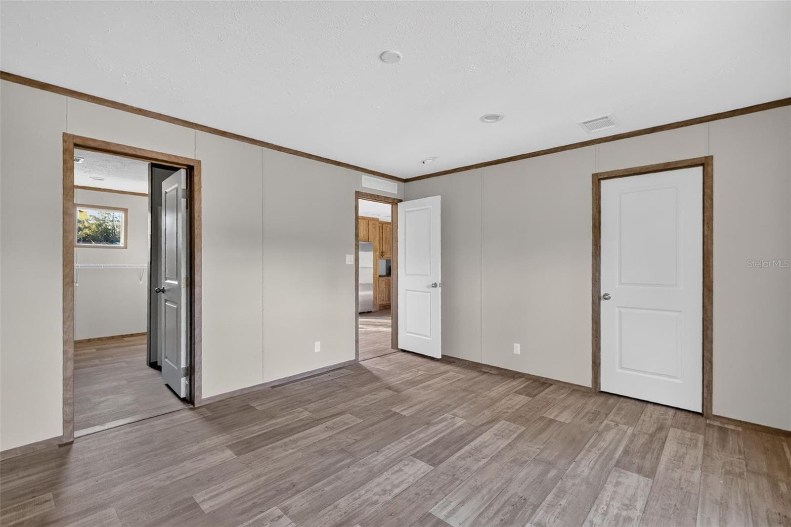 Manufactured Home at 170 NE 138TH AVE, WILLISTON, photo 22 of 29
