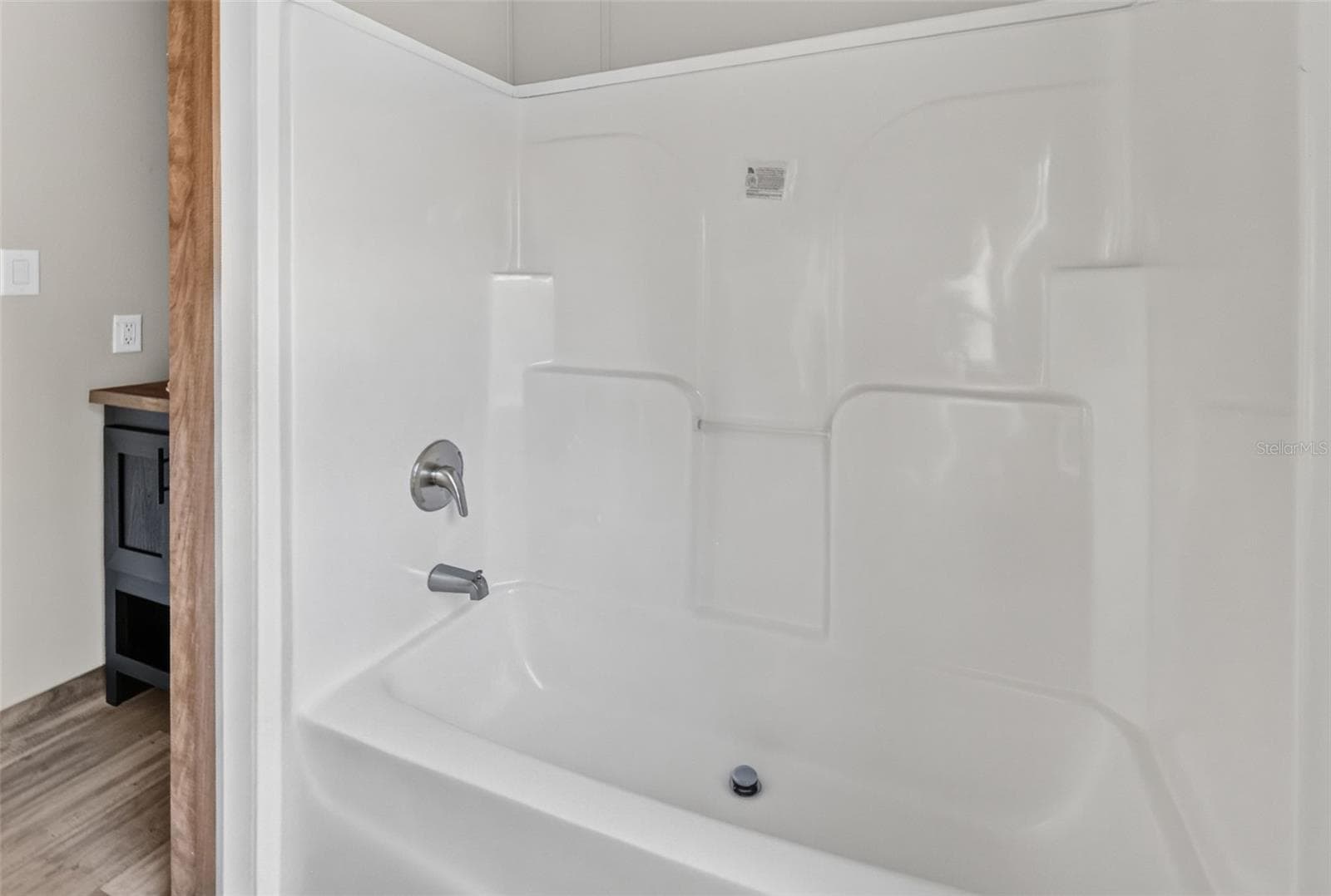 Manufactured Home at 170 NE 138TH AVE, WILLISTON, photo 25 of 29