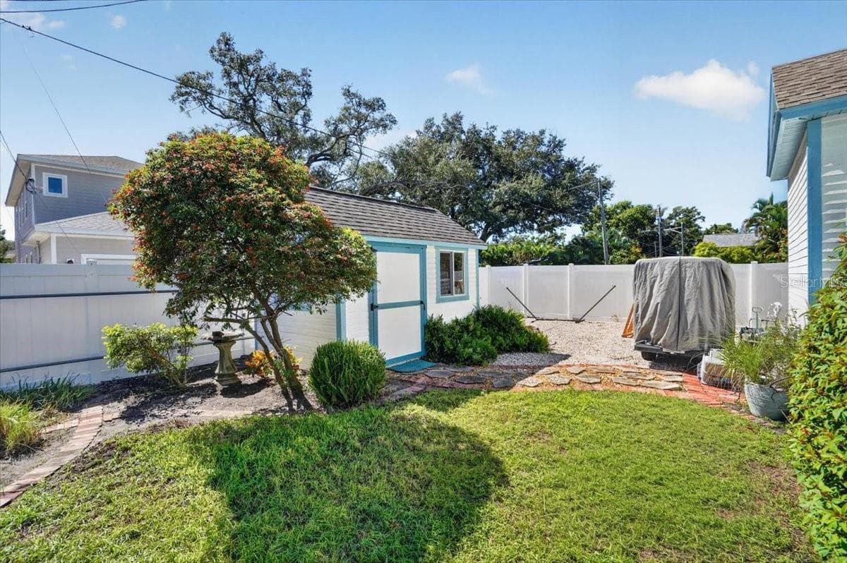 Single Family Residence at 2890 8TH AVE N, ST PETERSBURG, photo 65 of 101
