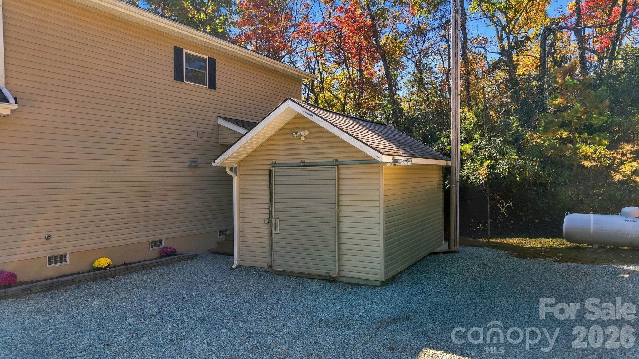 Single Family Residence at 138 Down To Earth Road, Burnsville, photo 31 of 47