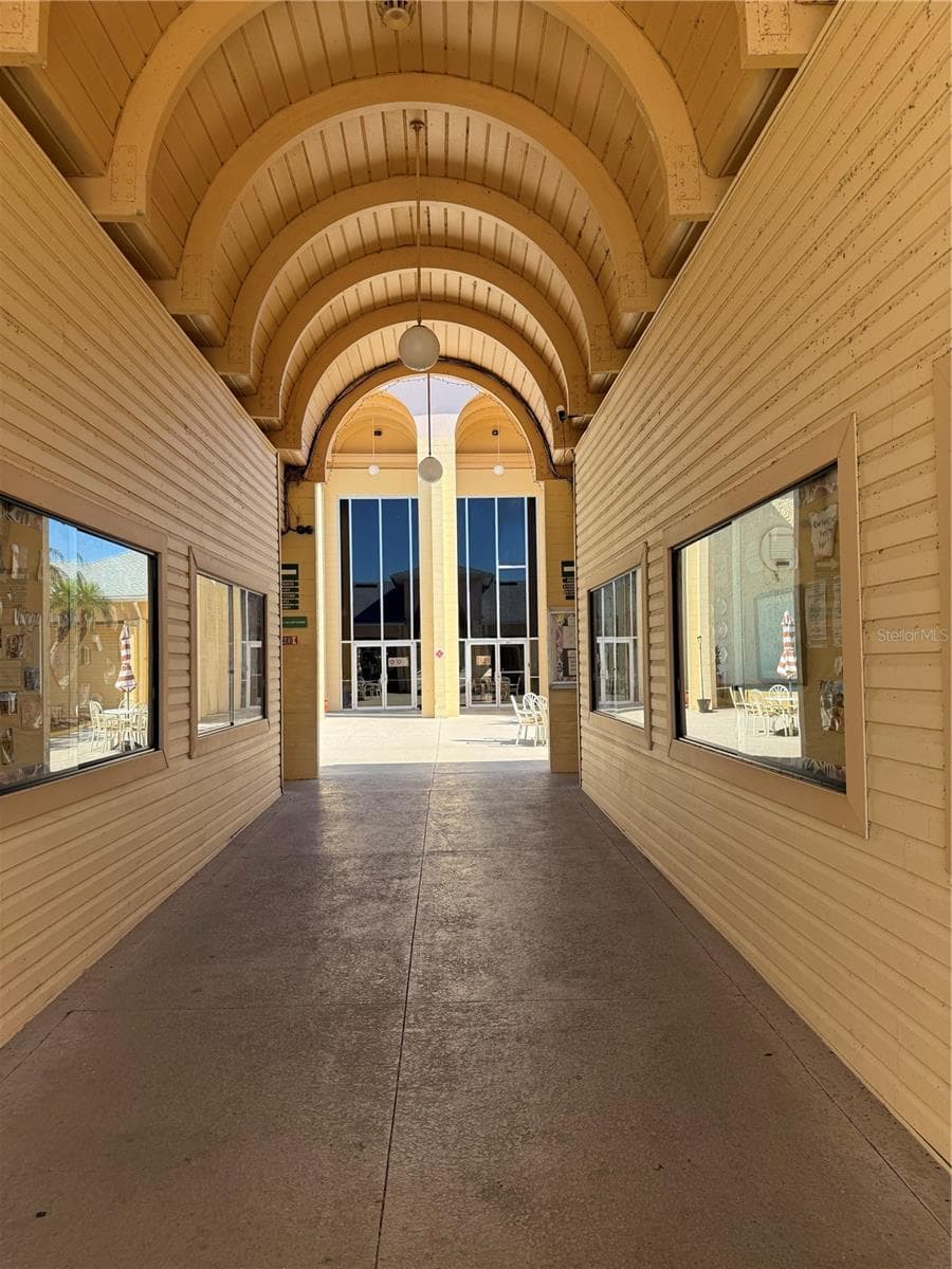 Covered Community Walkway - 3031 CLUB CIR, LAKE WALES