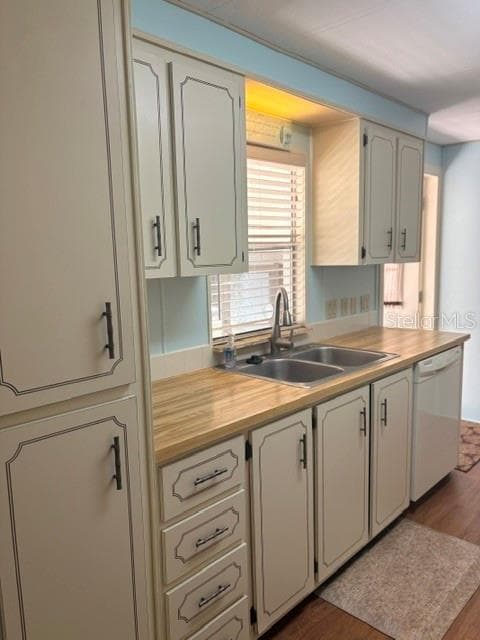Kitchen Side 1 - 102 NATURE'S TRL #79, SAFETY HARBOR