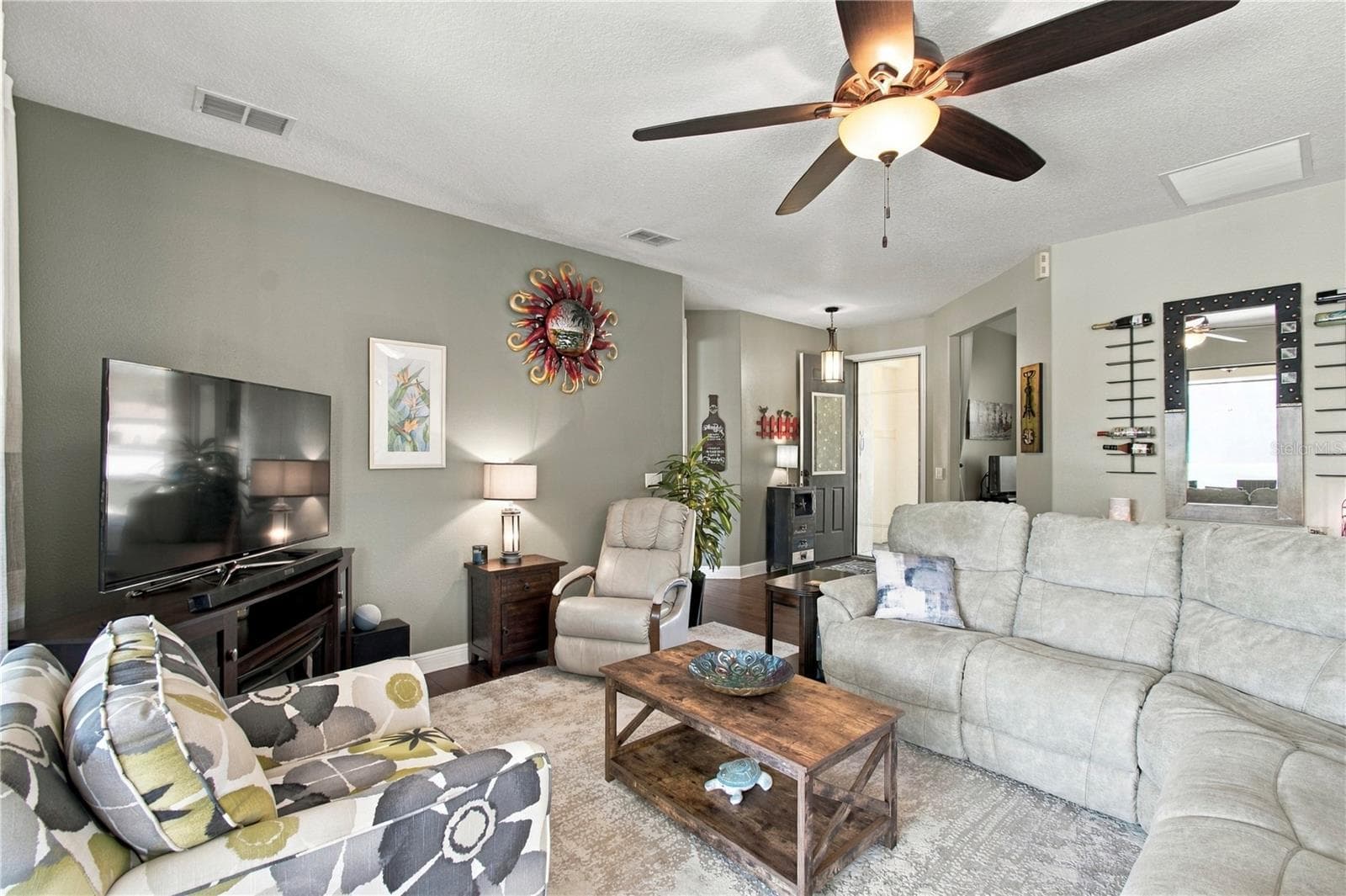 Single Family Residence at 318 LA JOLLA LN, KISSIMMEE, photo 8 of 61