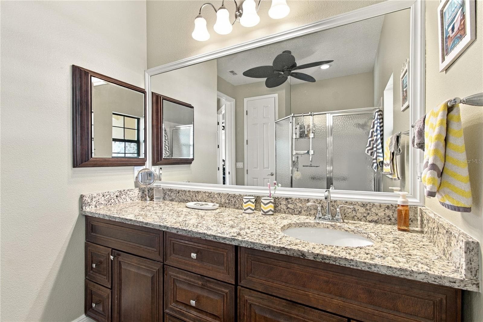 ENSUITE BATH - 318 LA JOLLA LN, KISSIMMEE