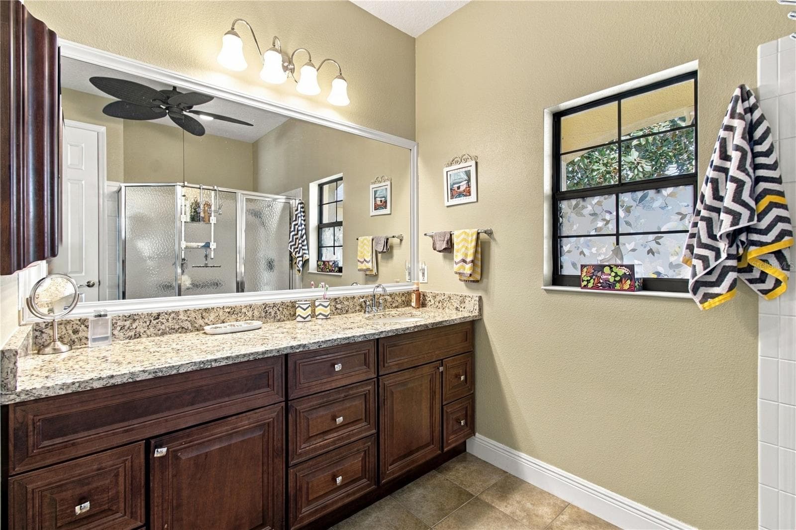 GRANITE COUNTERS - 318 LA JOLLA LN, KISSIMMEE