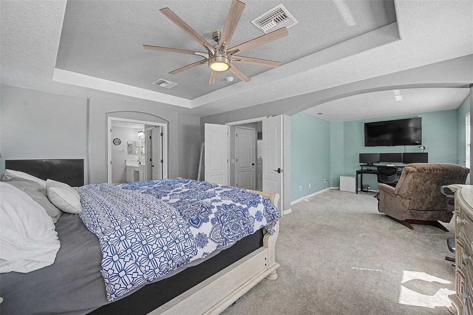 Primary Bedroom - 19266 FISHERMANS BEND DR, LUTZ