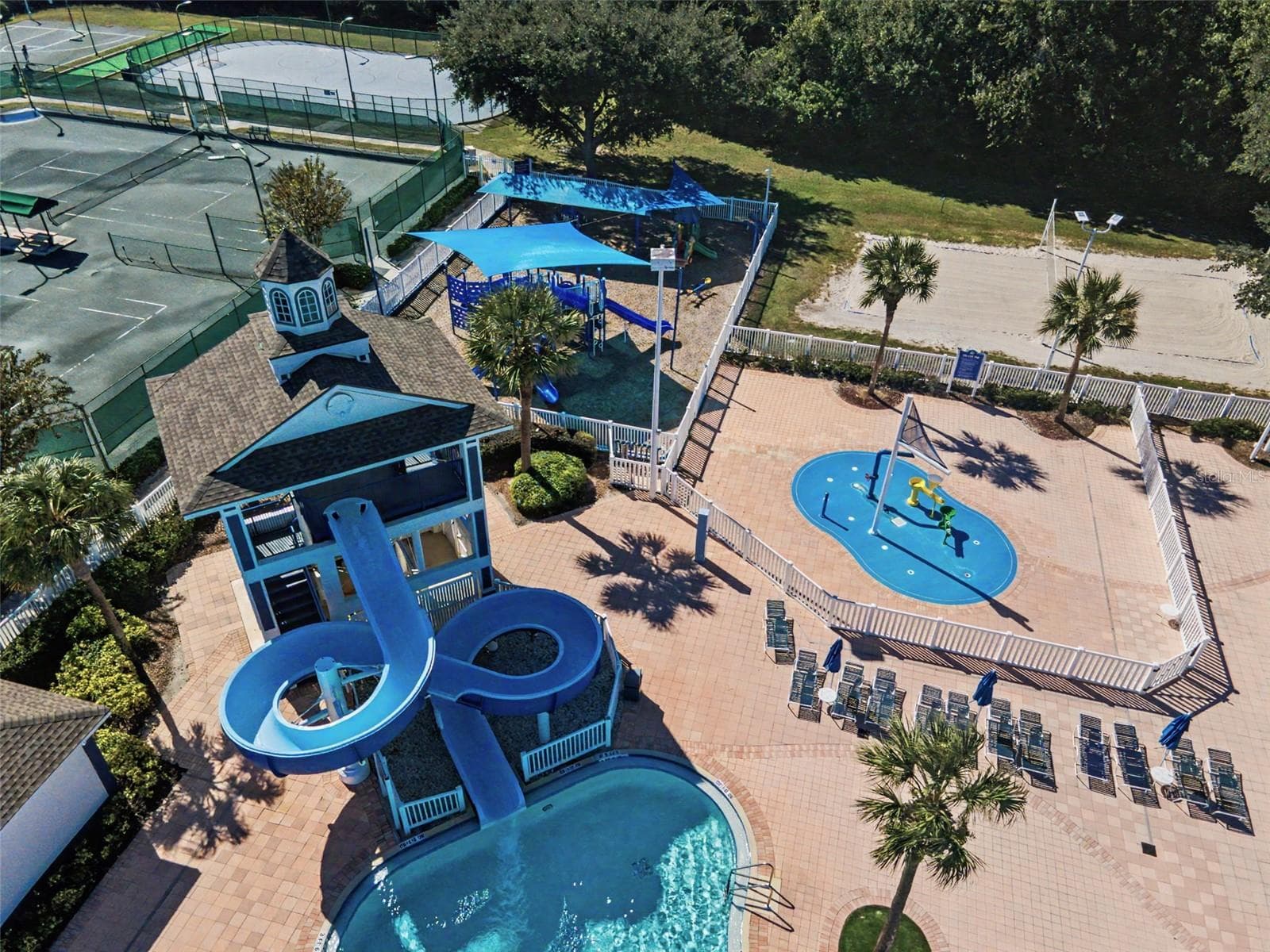 Waterpark Style Pool! - 19266 FISHERMANS BEND DR, LUTZ