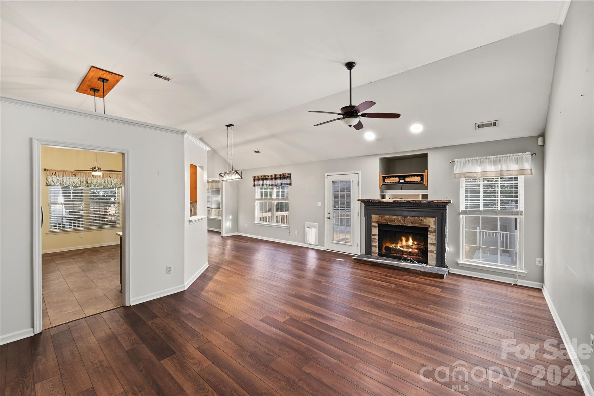 Single Family Residence at 8216 Poplar Grove Circle, Waxhaw, photo 2 of 31
