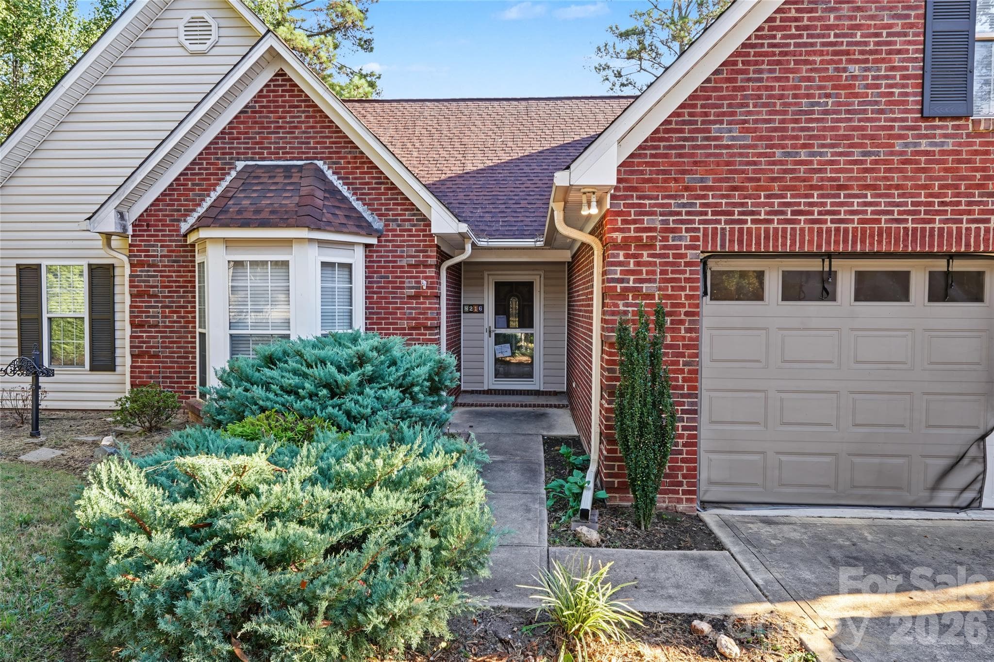 Single Family Residence at 8216 Poplar Grove Circle, Waxhaw, photo 7 of 31