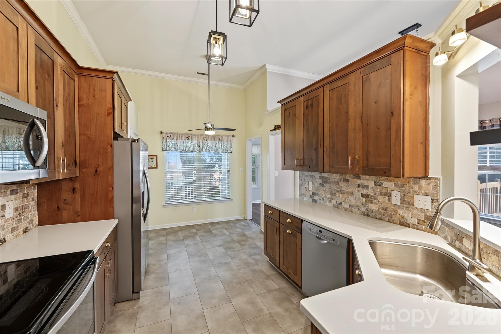 Single Family Residence at 8216 Poplar Grove Circle, Waxhaw, photo 16 of 31